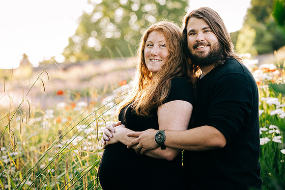 116 Sarah and Sean Maternity_by Erin Riddle 2021