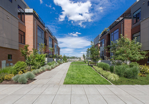 Riverscape-Townhomes-Parallel-Photography-2013_01