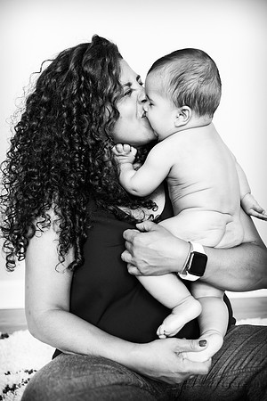 50 WEB res_Amanda and Baby Maxson_May 2021_by Erin Riddle