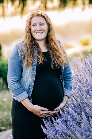 010 Sarah and Sean Maternity_by Erin Riddle 2021