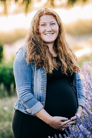 011 Sarah and Sean Maternity_by Erin Riddle 2021