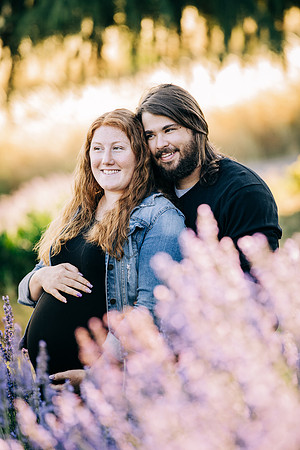 037 Sarah and Sean Maternity_by Erin Riddle 2021