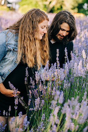 057 Sarah and Sean Maternity_by Erin Riddle 2021